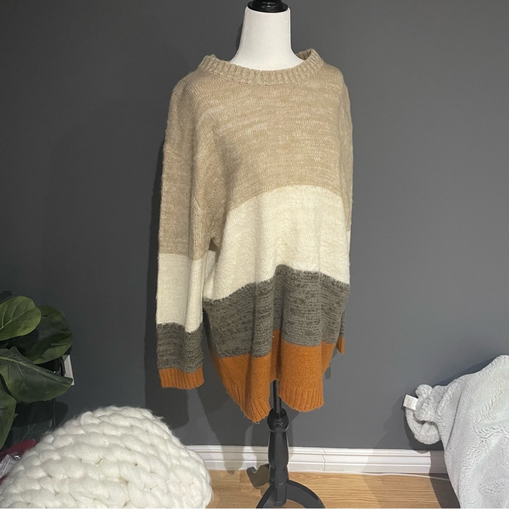 Universal Thread - Target - Colourblock Crew Neck Sweater/Tunic - Picture 1 of 3